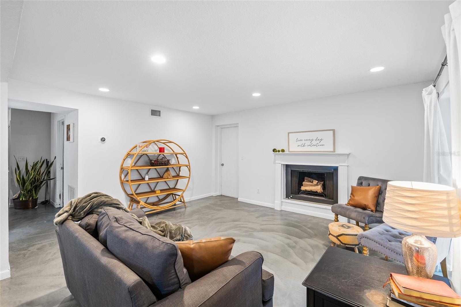 10908 GILLETTE AVE