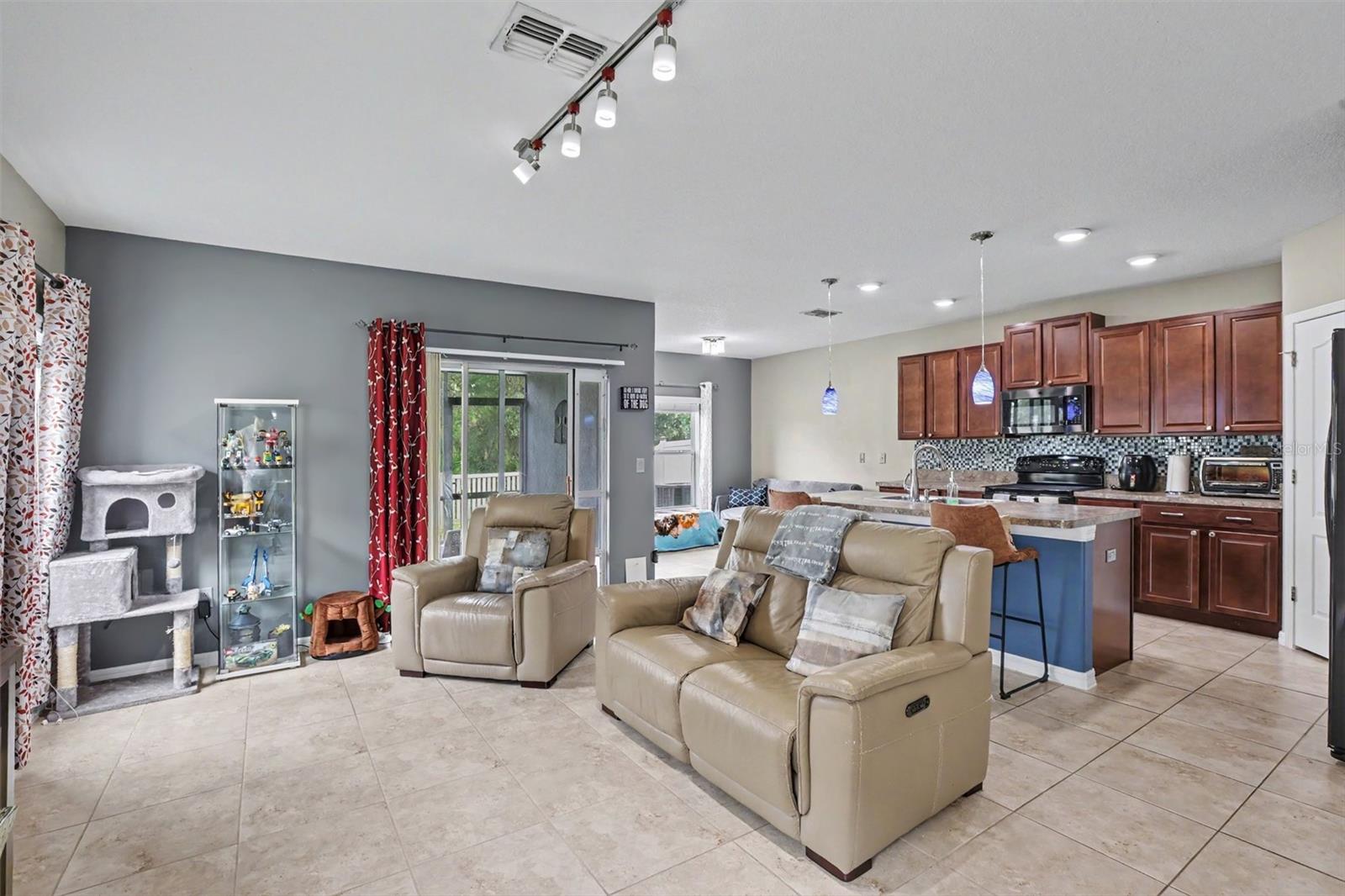 4956 REFLECTING POND CIR