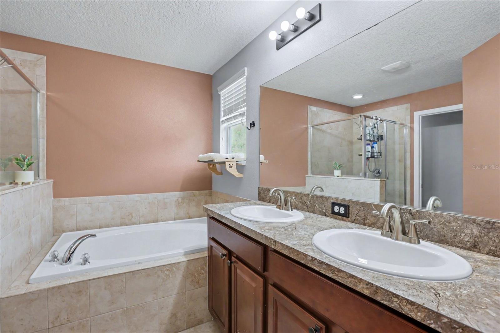 4956 REFLECTING POND CIR