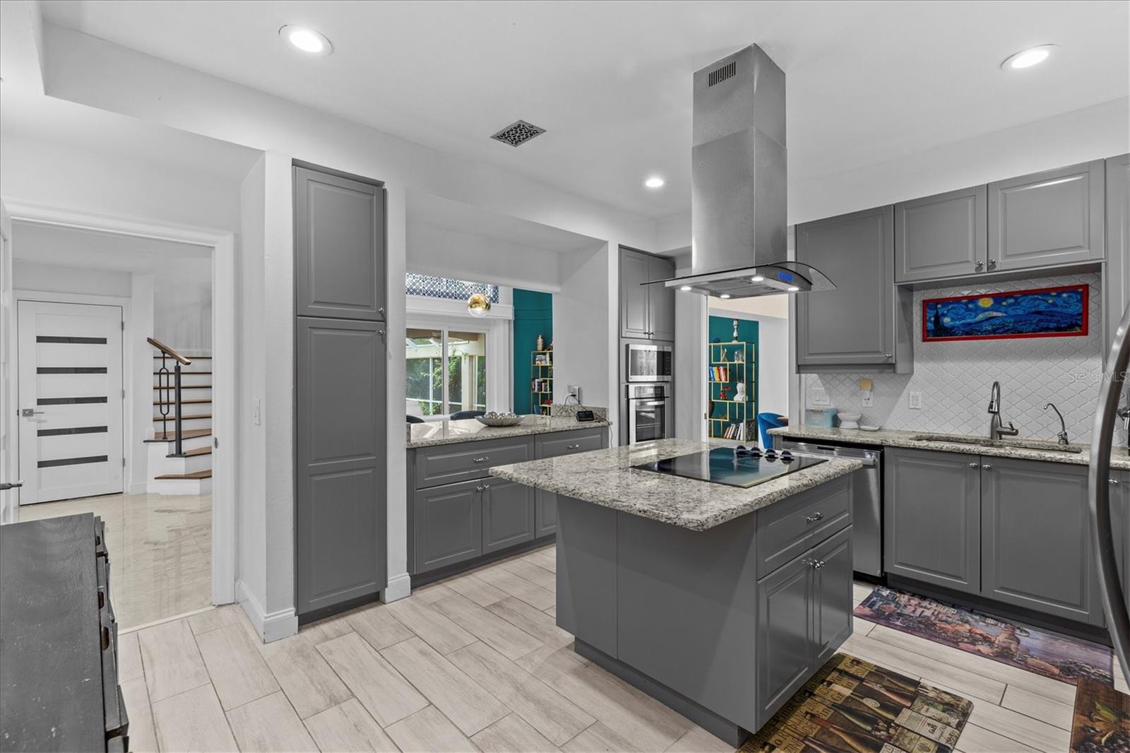 5914 LA ROSA LN