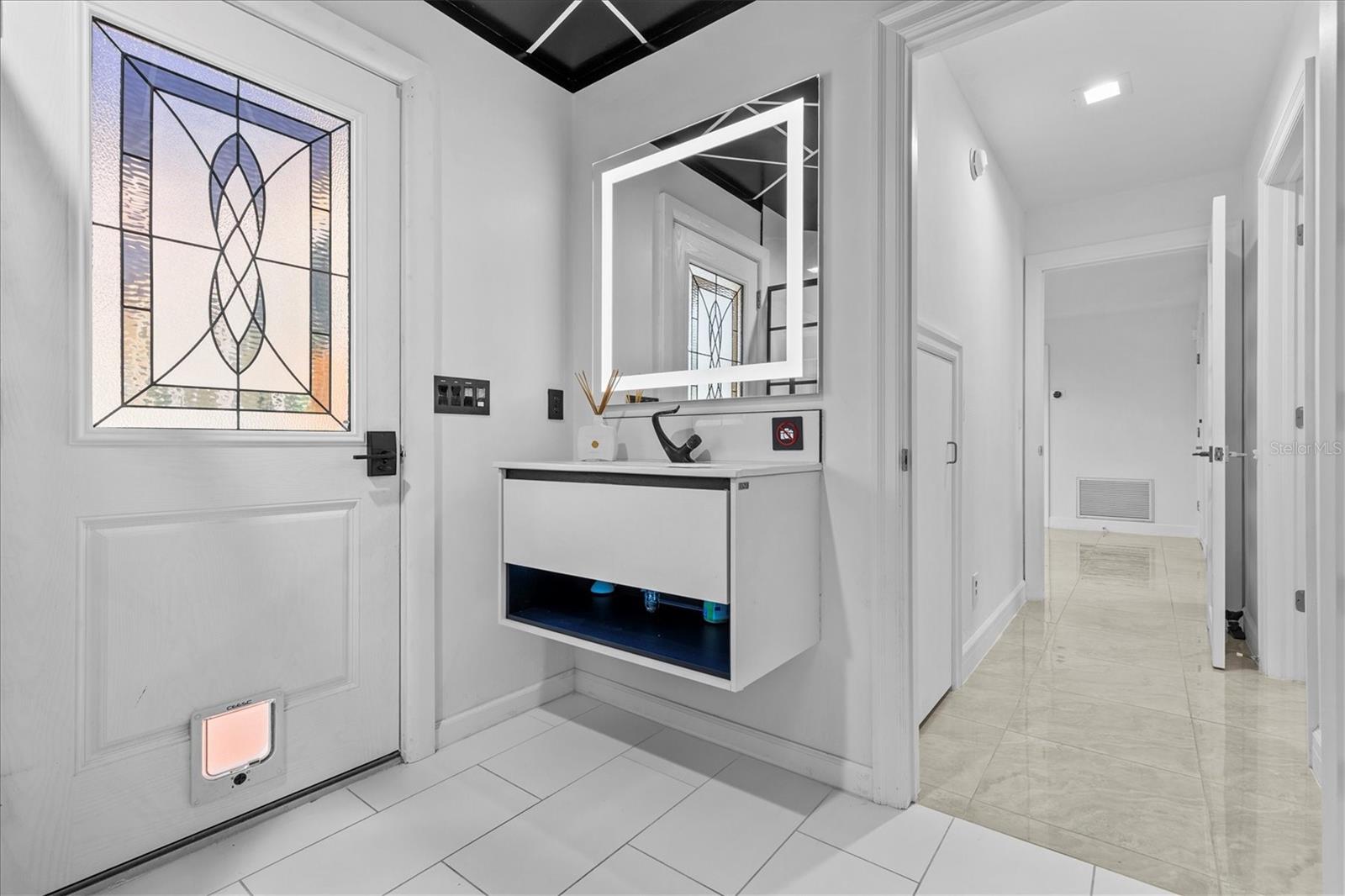 5914 LA ROSA LN