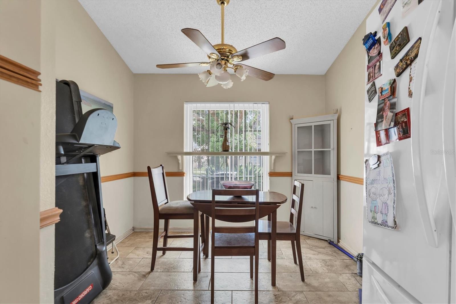 10833 LIVINGSTON DR