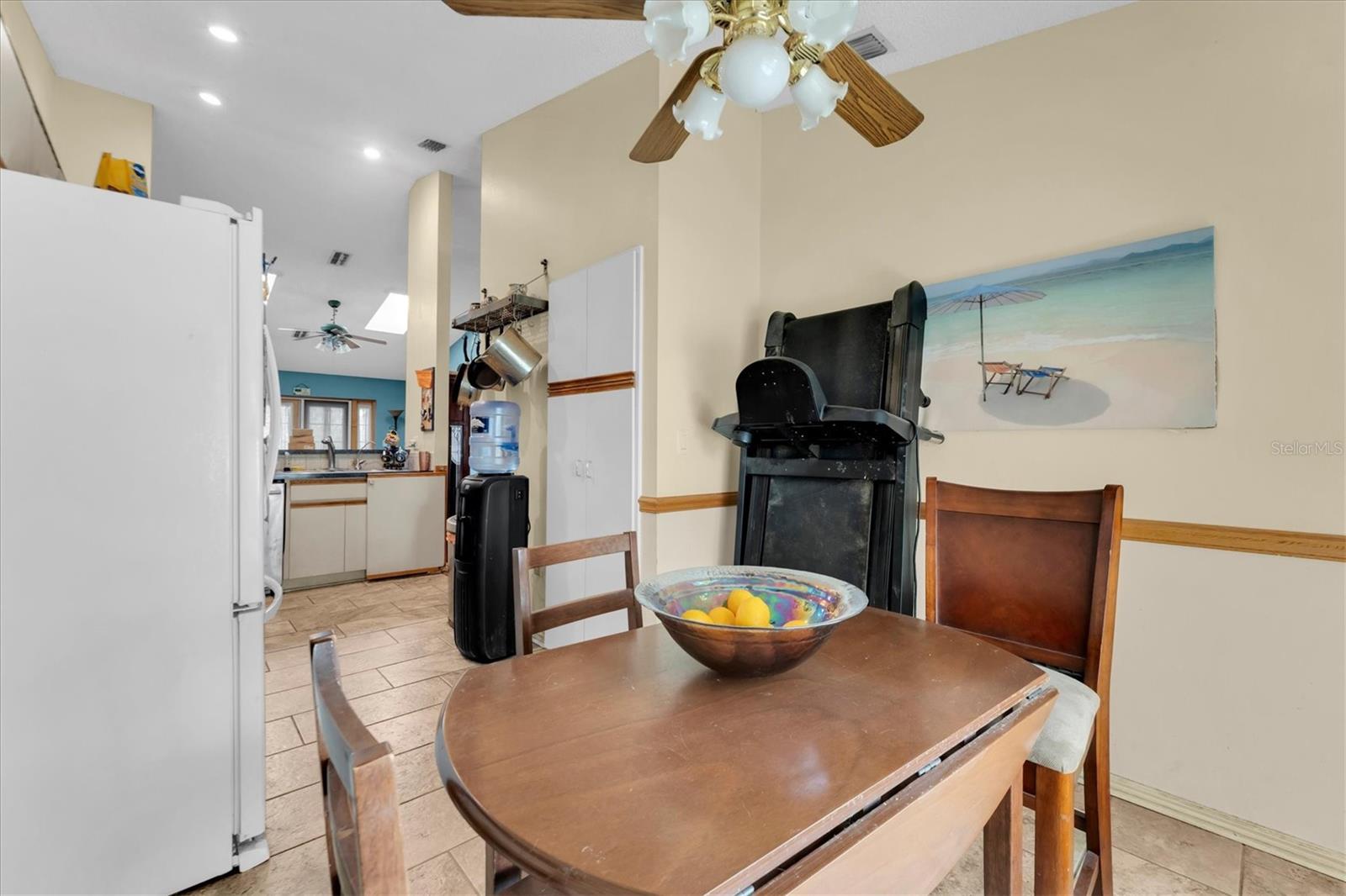 10833 LIVINGSTON DR