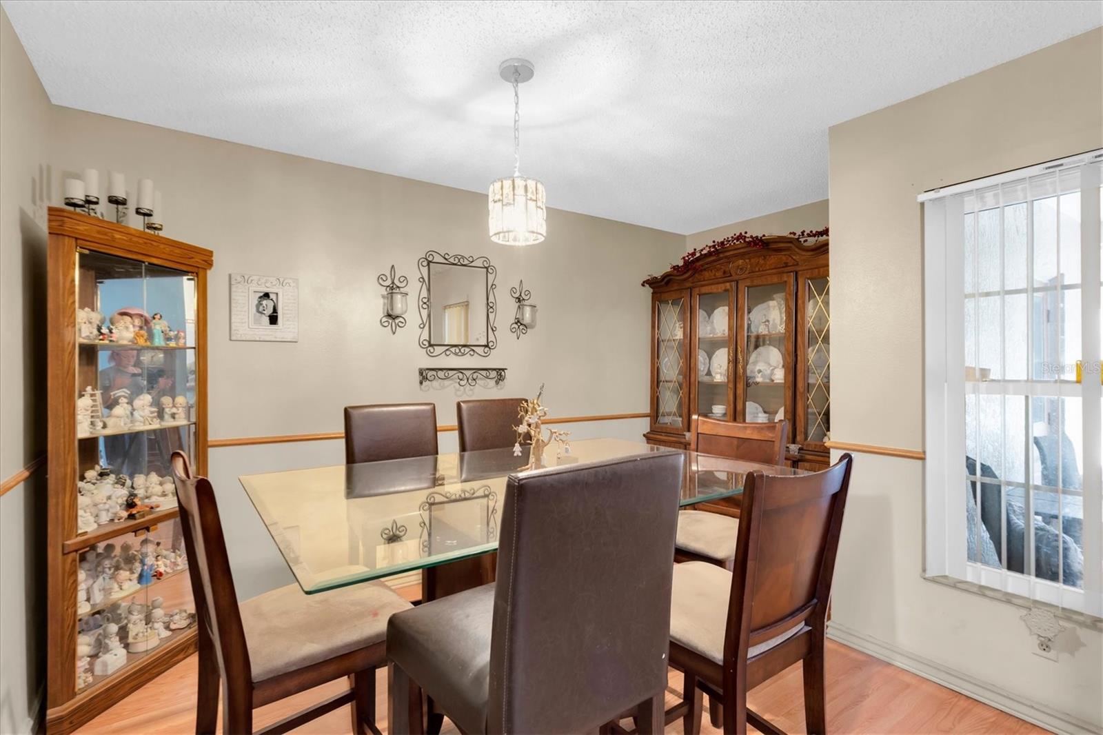 10833 LIVINGSTON DR