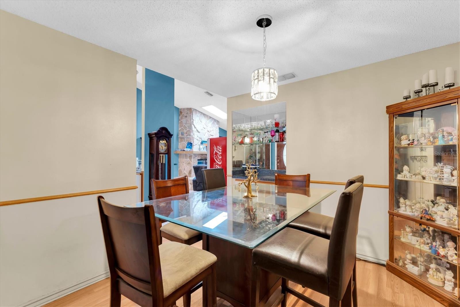 10833 LIVINGSTON DR