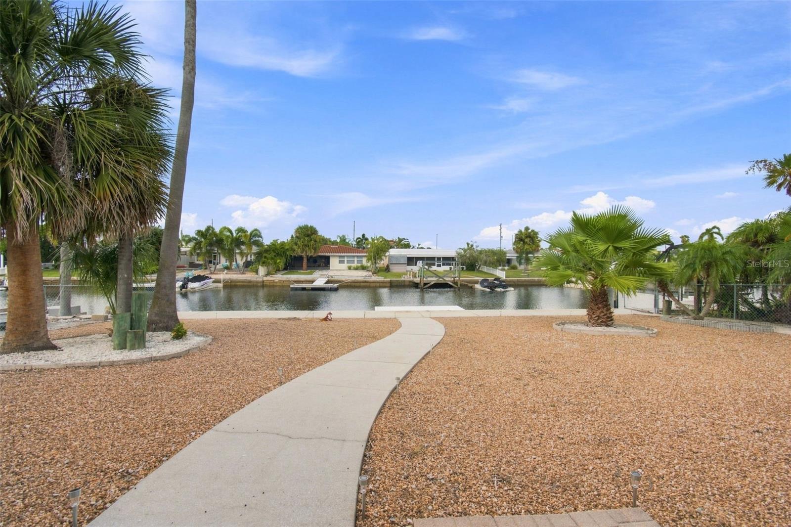 3915 HEADSAIL DR