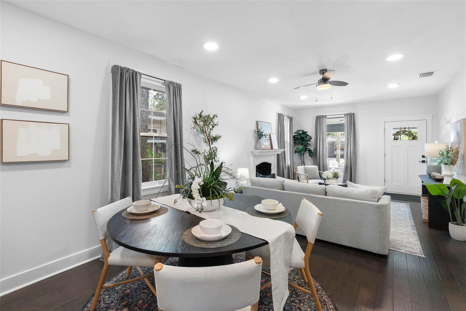 415 W AMELIA AVE
