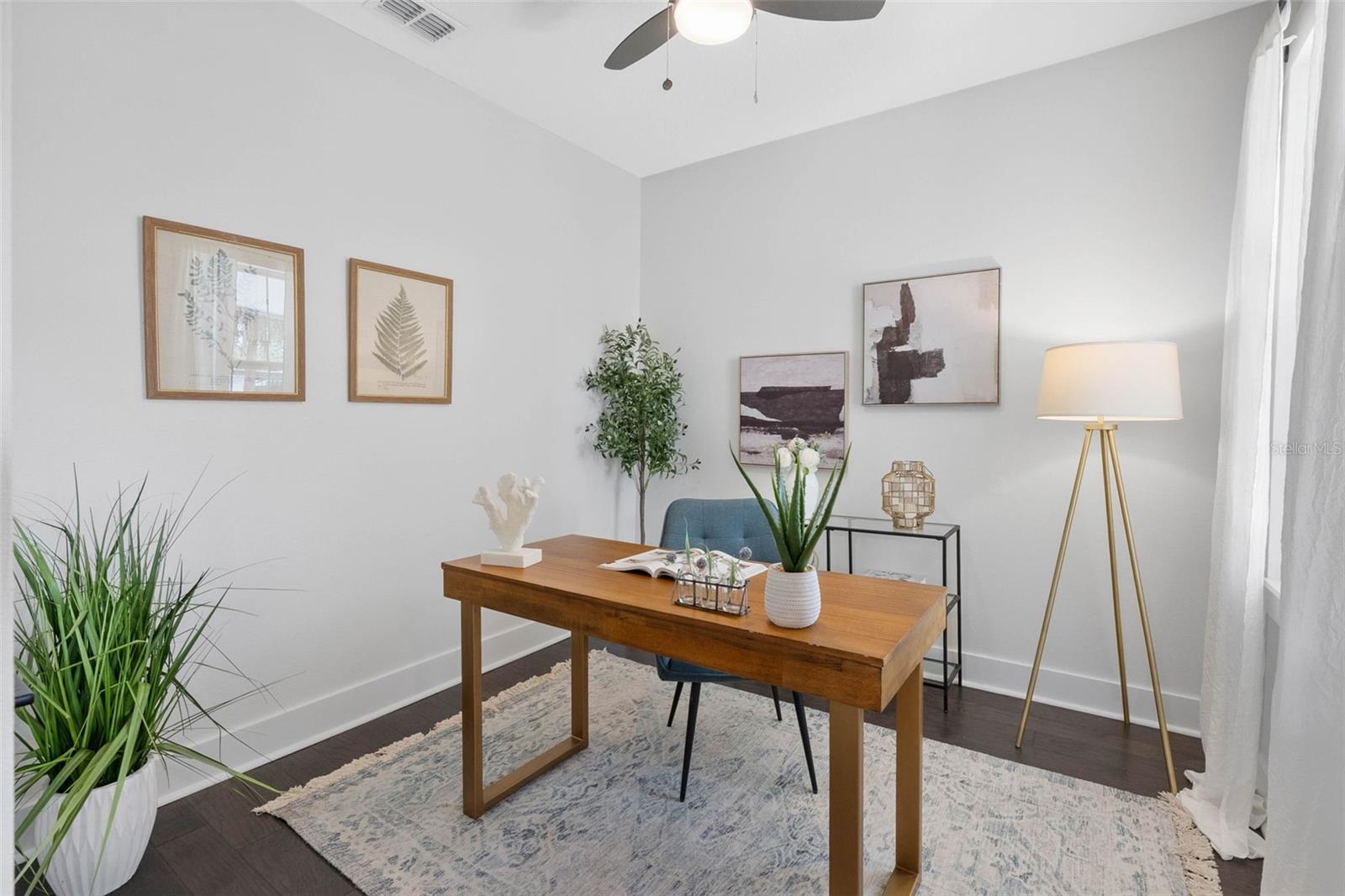 415 W AMELIA AVE