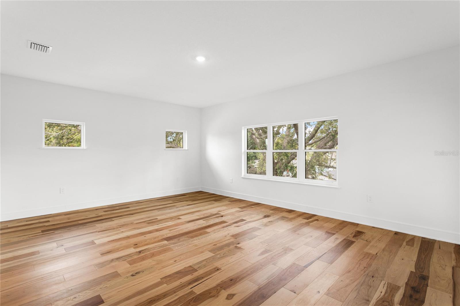 3605 W BAY AVE