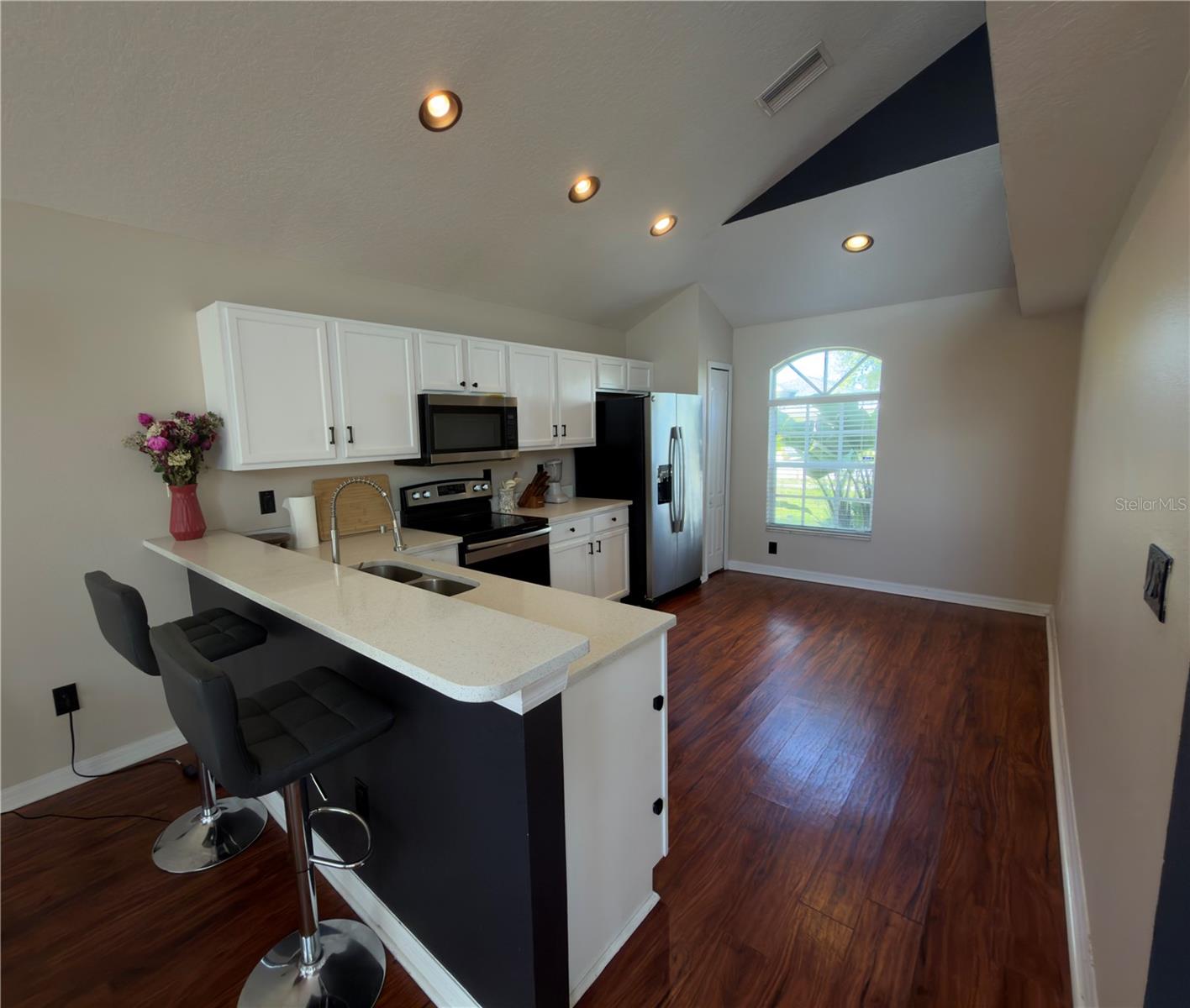 8103 TAR HOLLOW DR