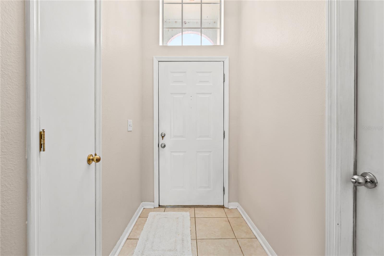 218 LOOKOUT DR