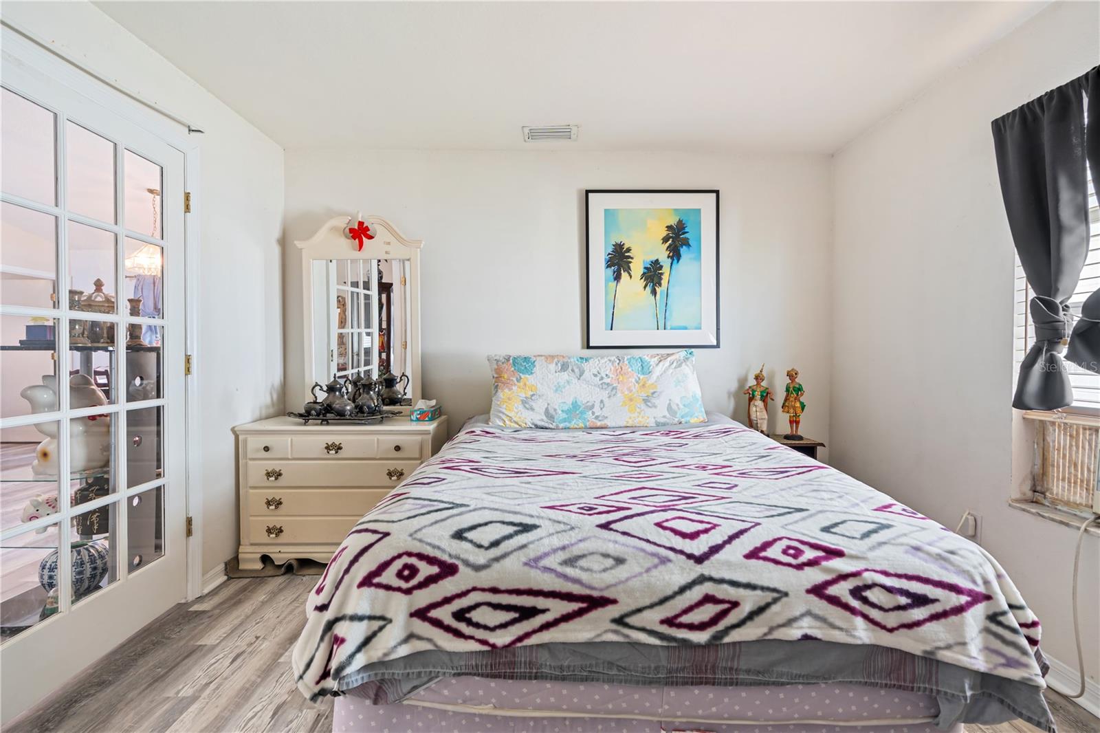218 LOOKOUT DR