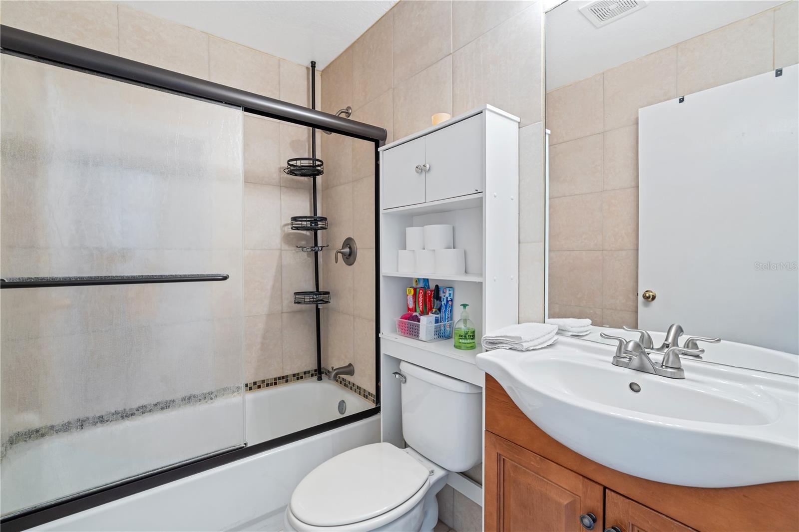218 LOOKOUT DR