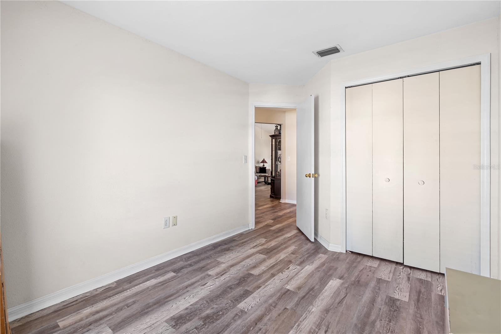 218 LOOKOUT DR