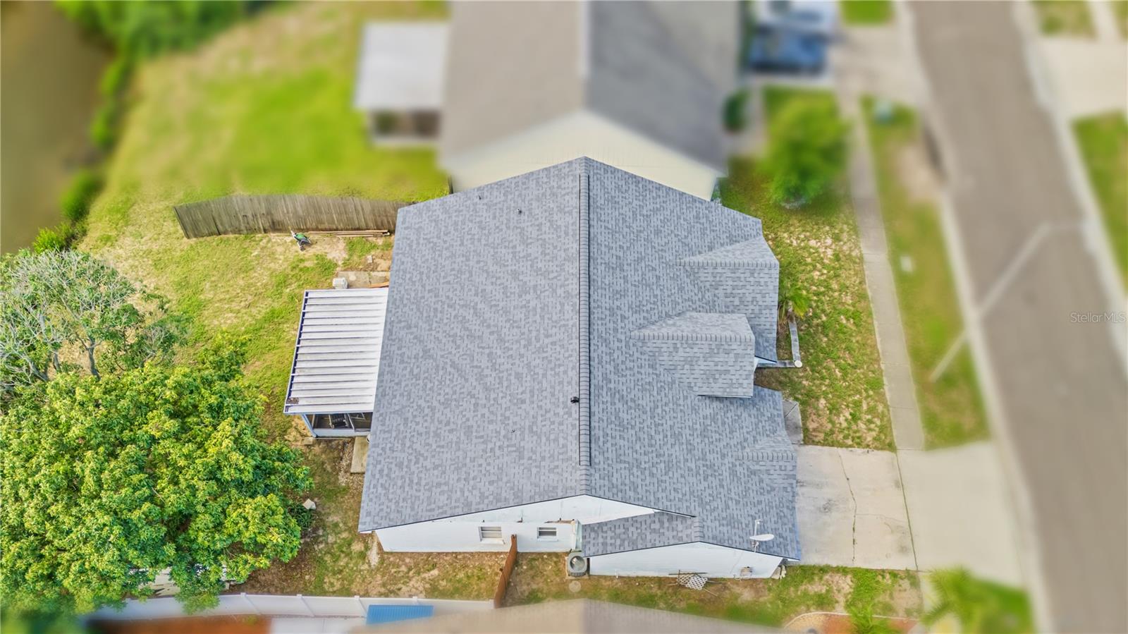 218 LOOKOUT DR