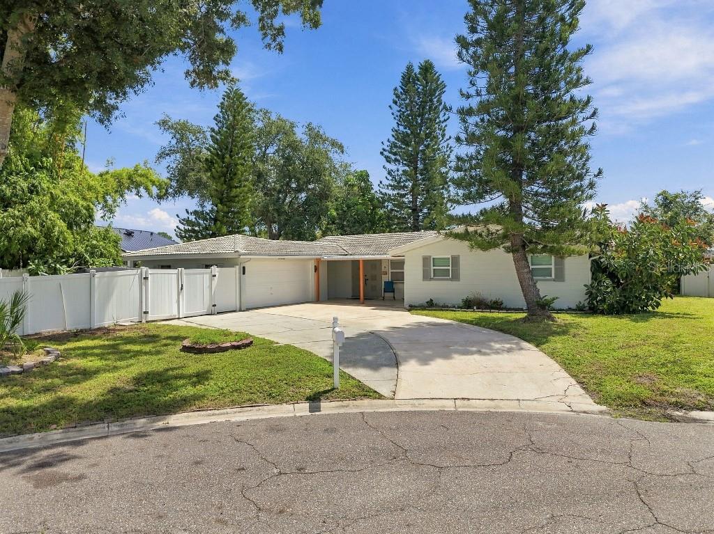 10744 Drummond Rd, Tampa