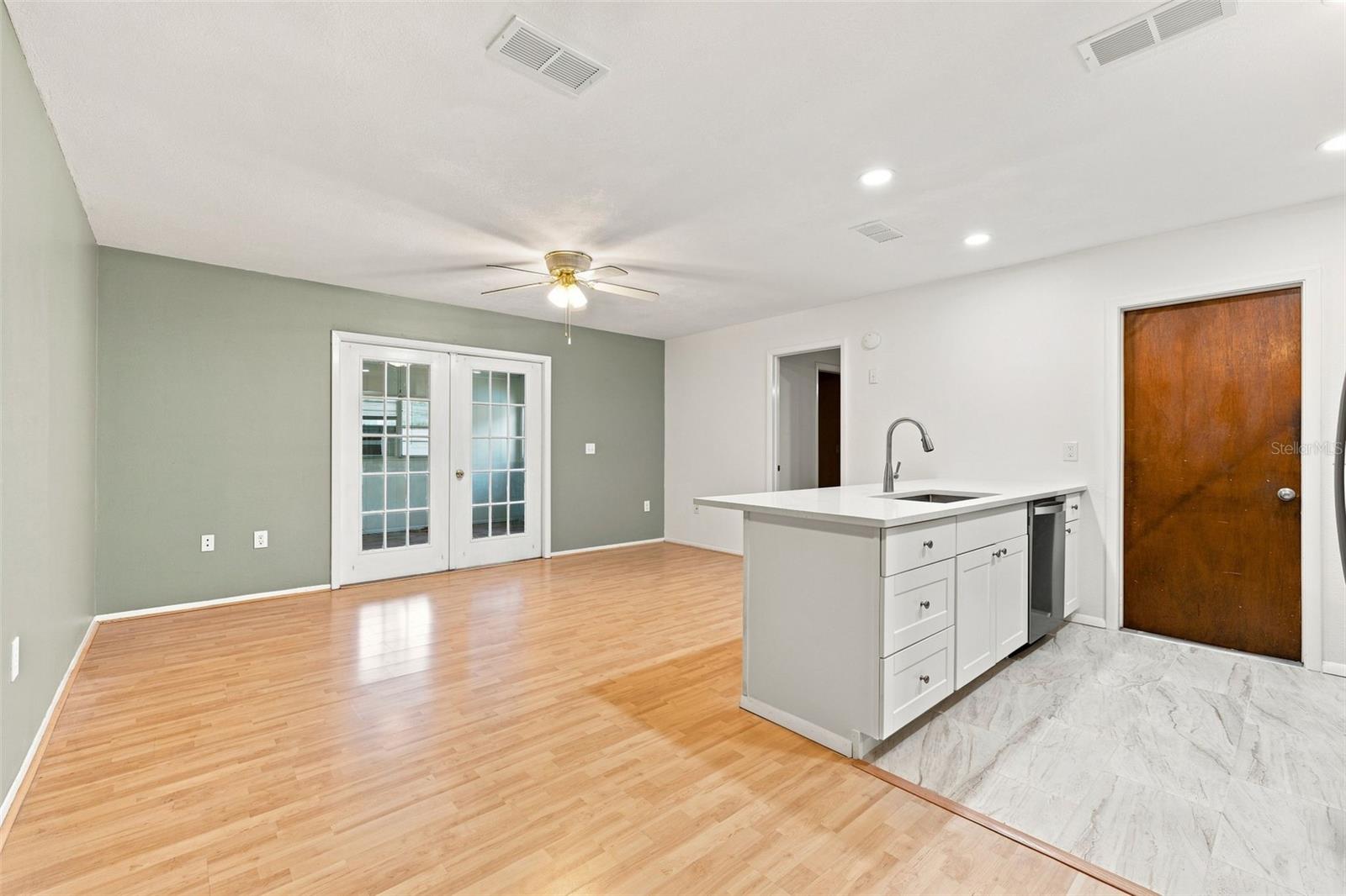 4331 SWALLOWTAIL DR