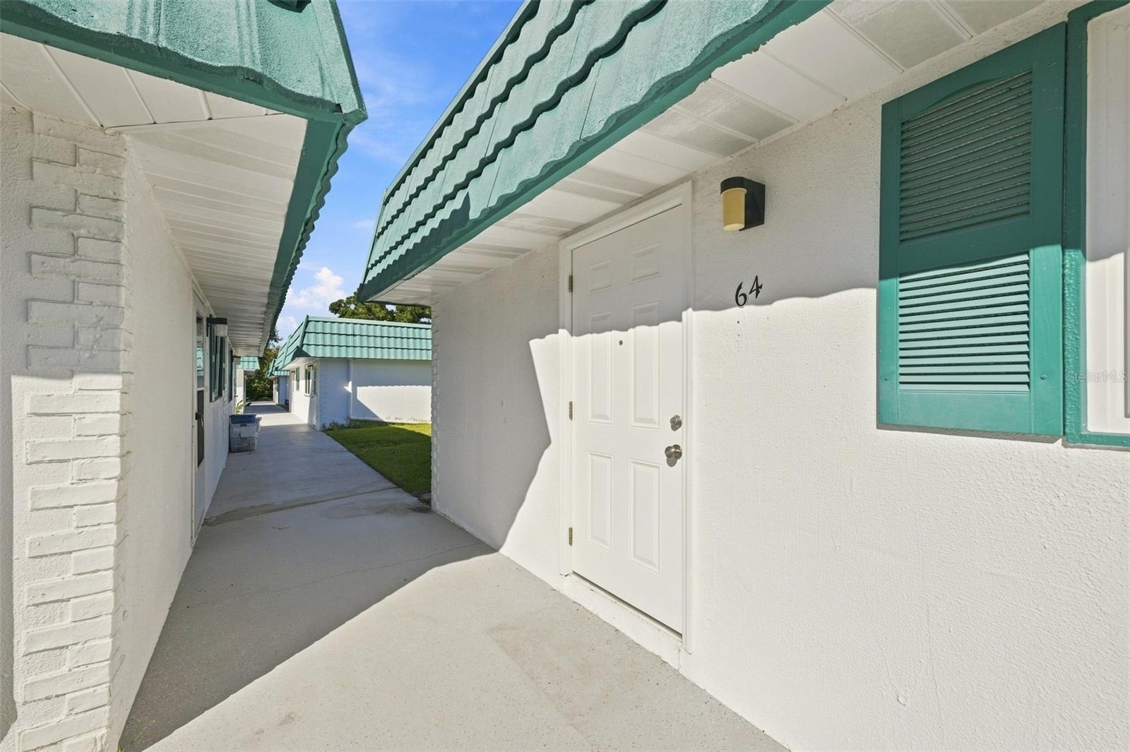 205 Kings Blvd #64, Sun City Center
