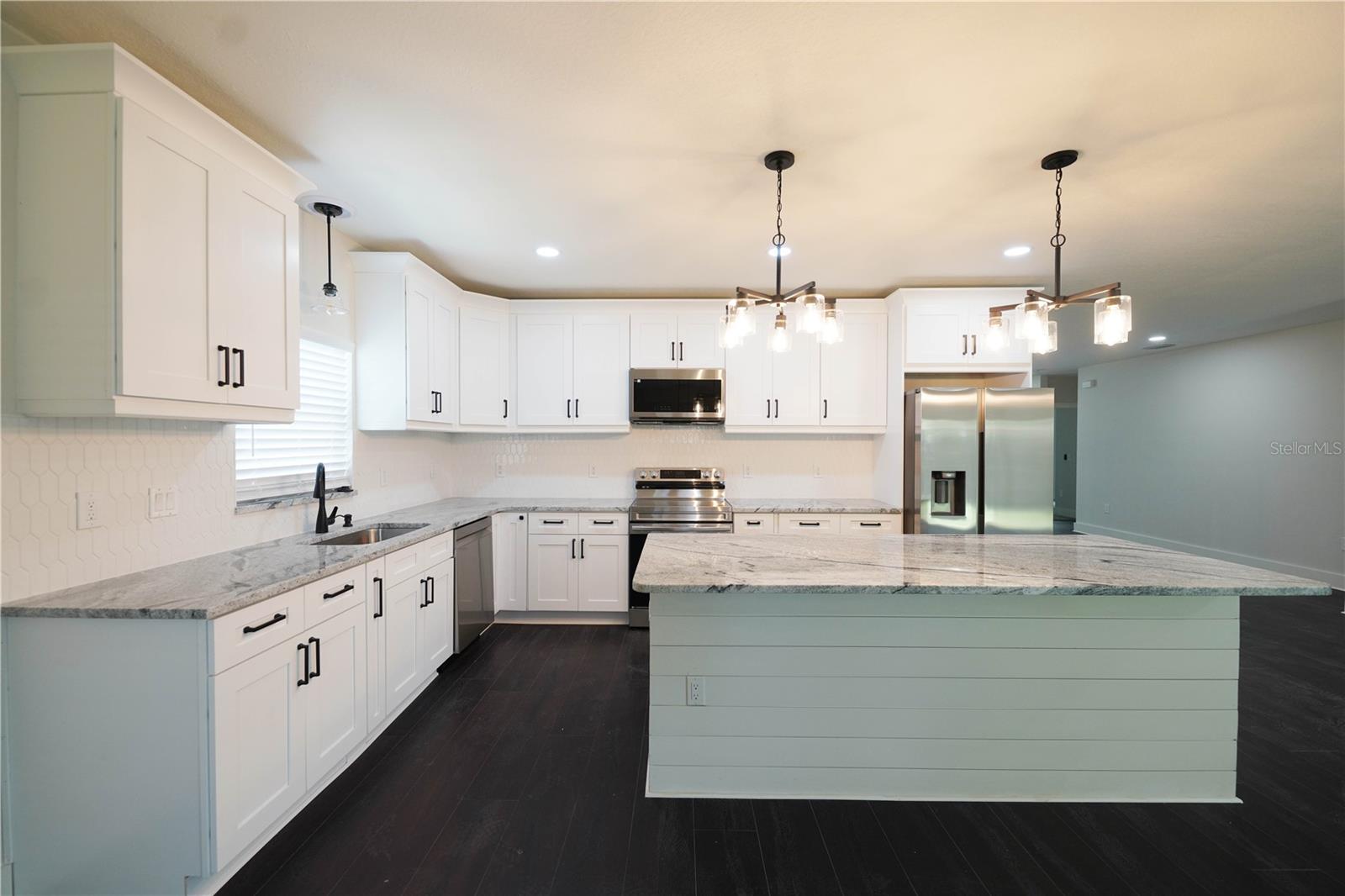 3218 DELRAY DR