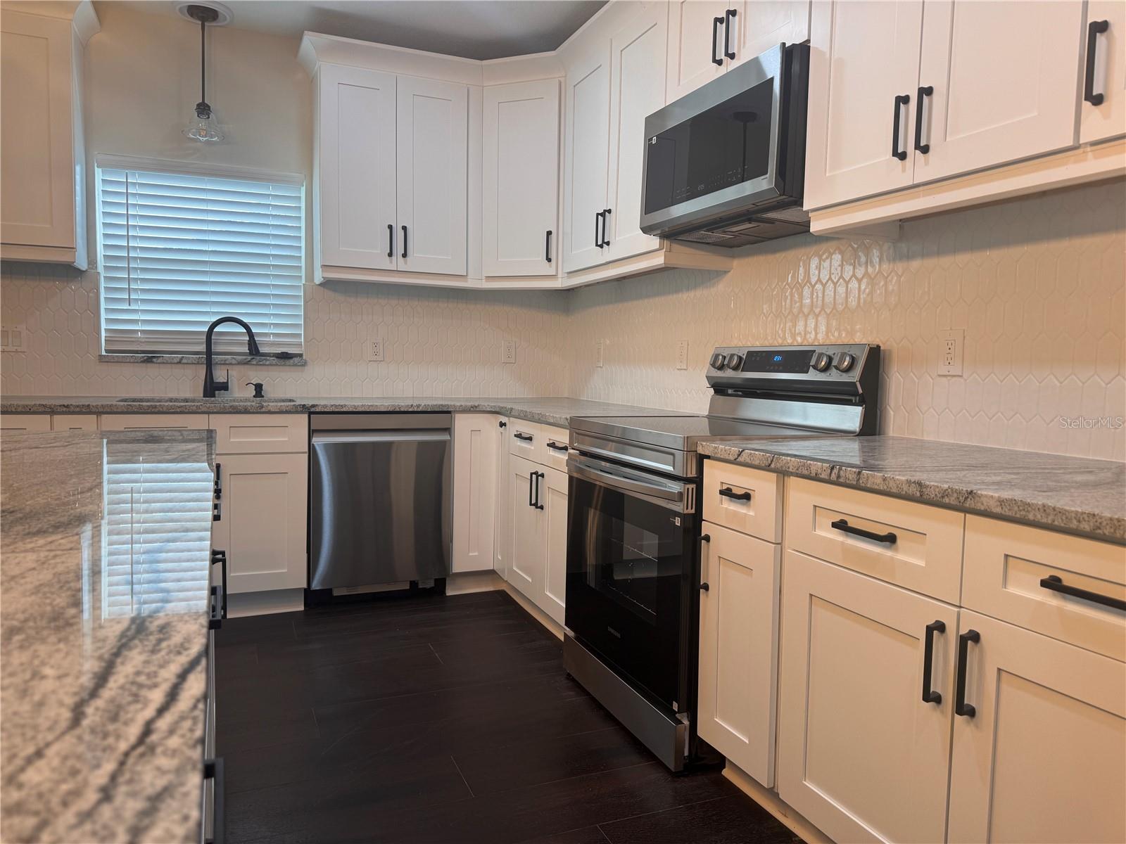 3218 DELRAY DR