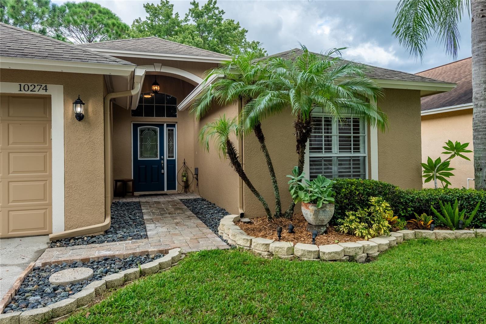 10274 OASIS PALM DR
