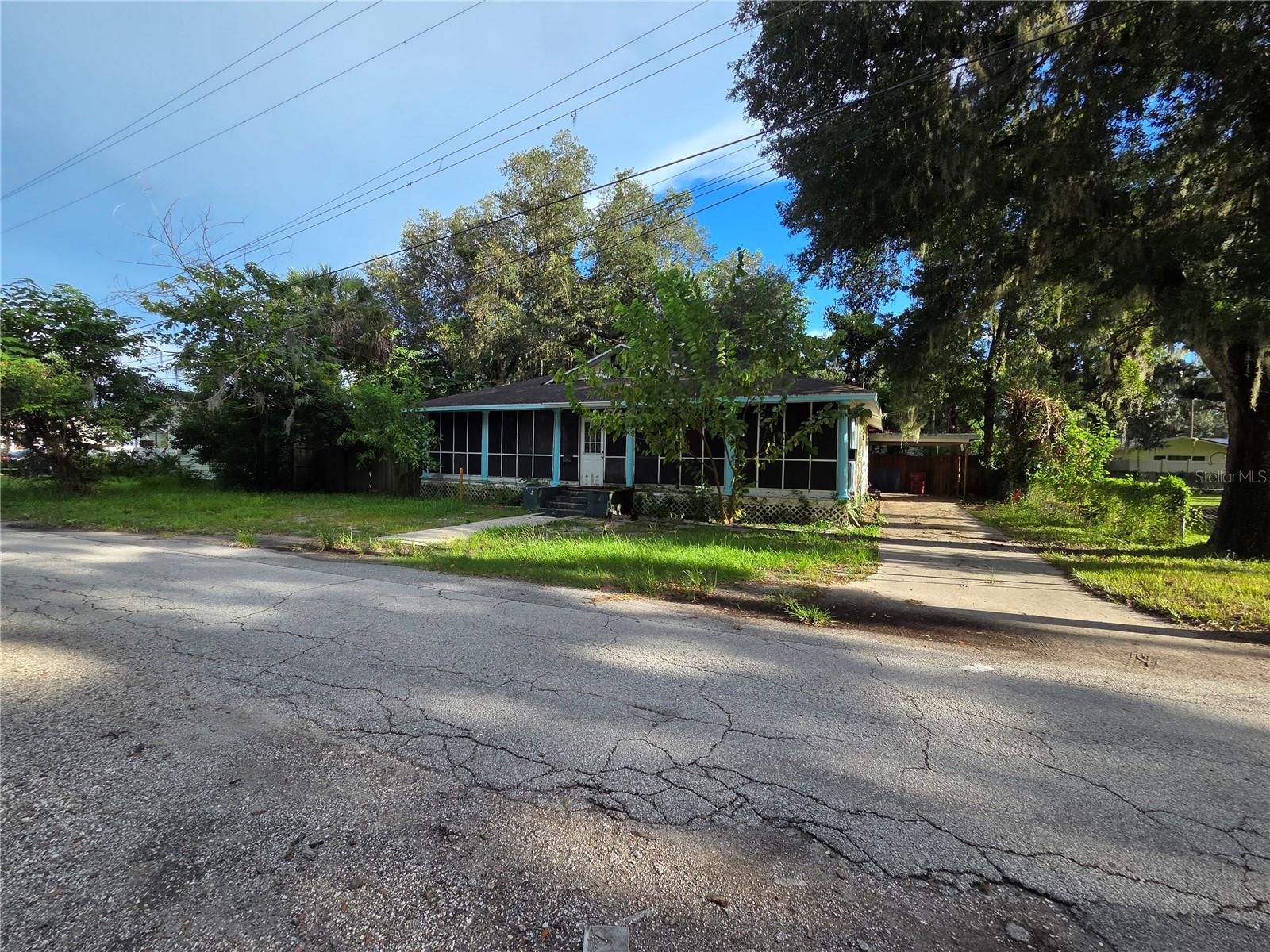 113 W STRICKLAND ST