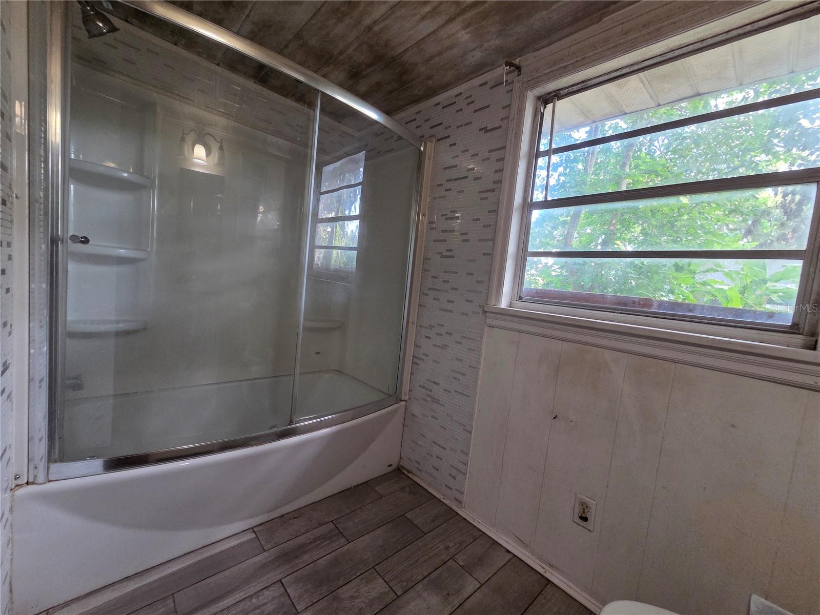 113 W STRICKLAND ST