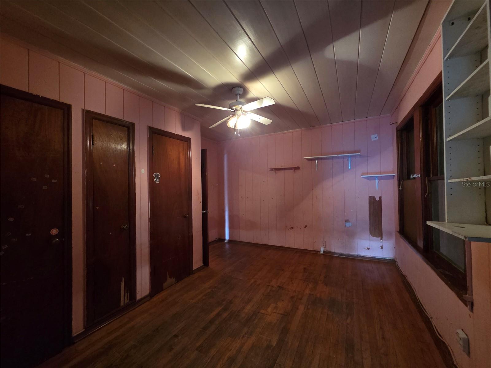 113 W STRICKLAND ST