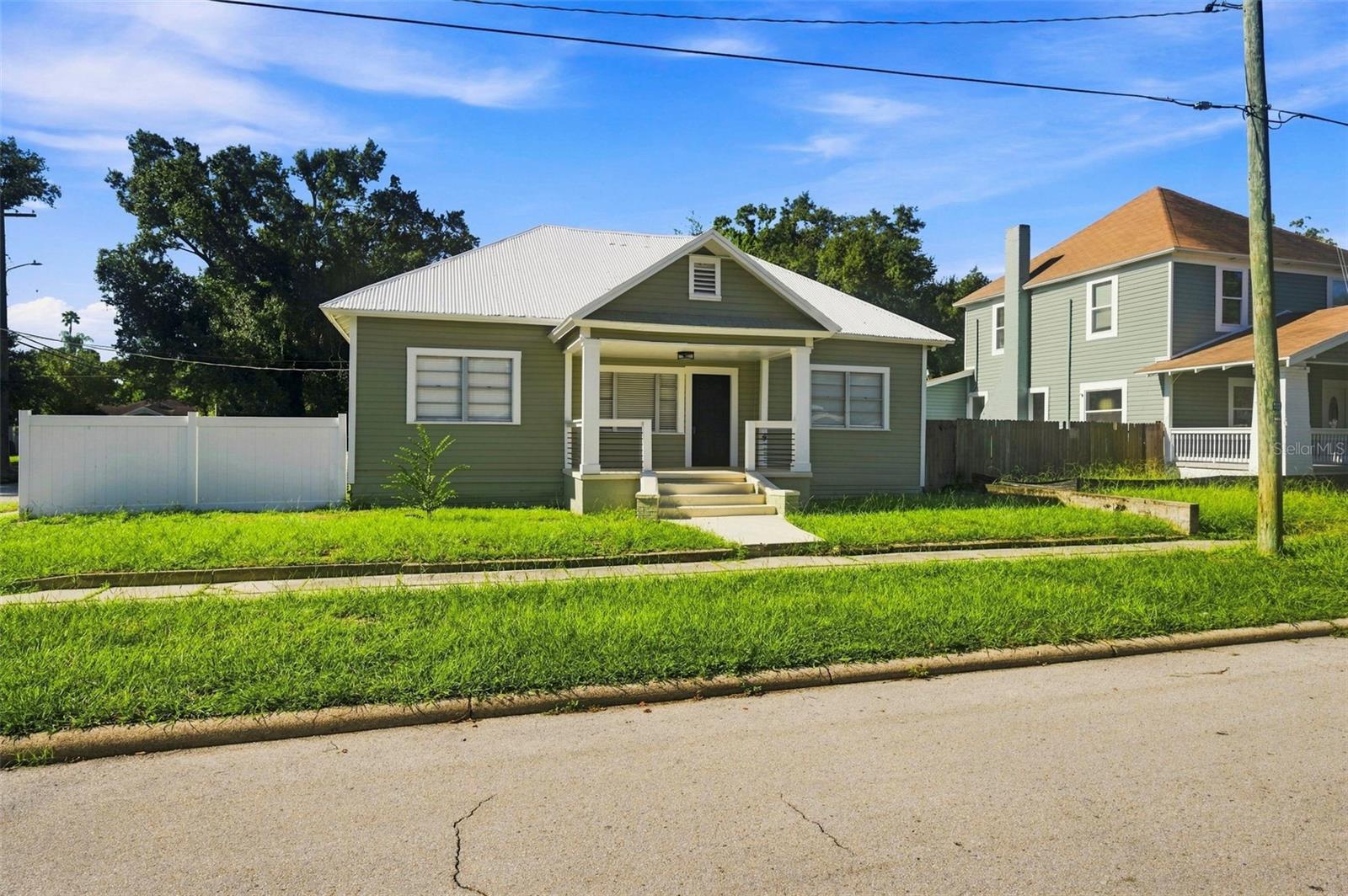 917 E 25TH AVE
