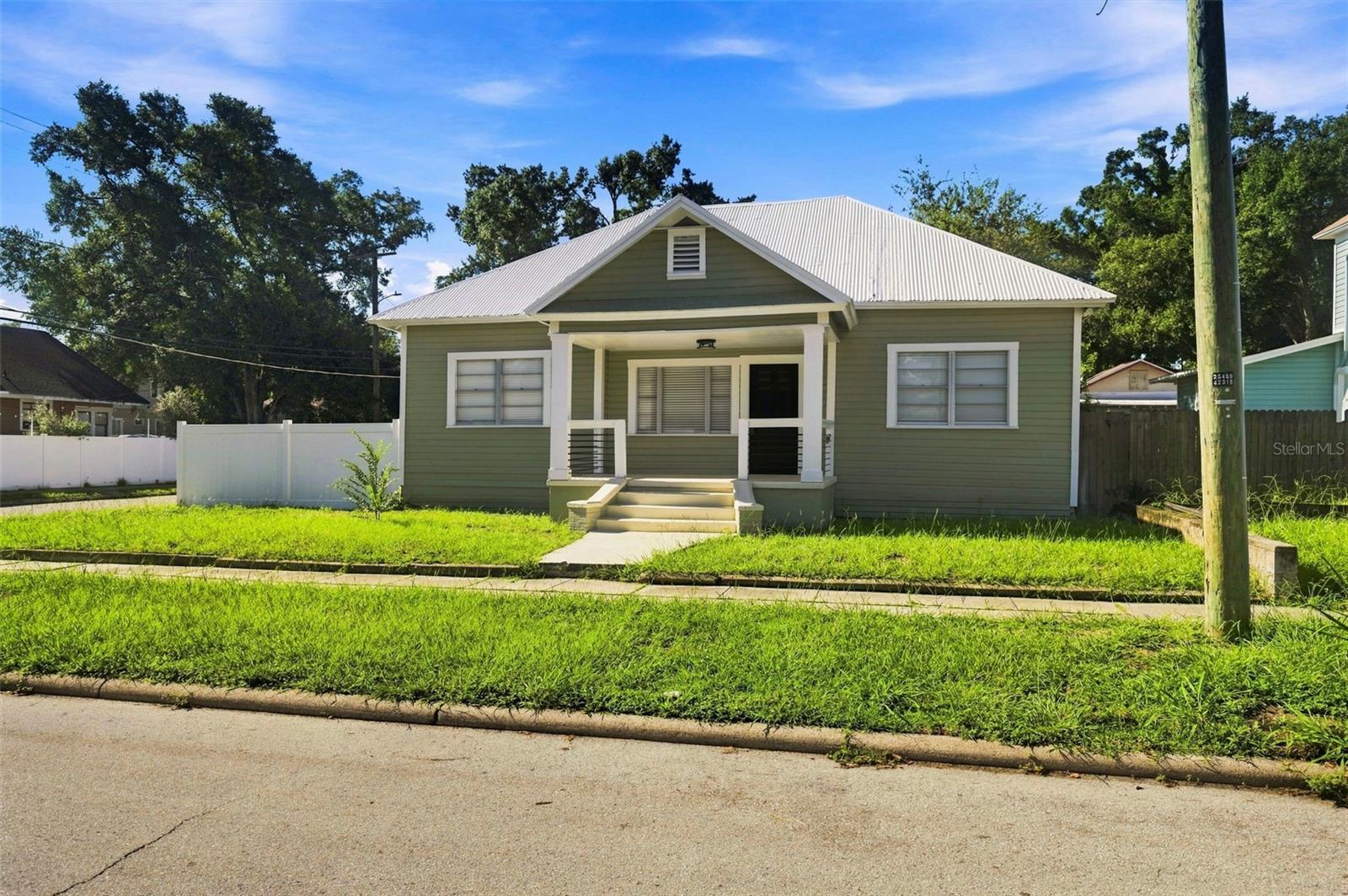 917 E 25TH AVE