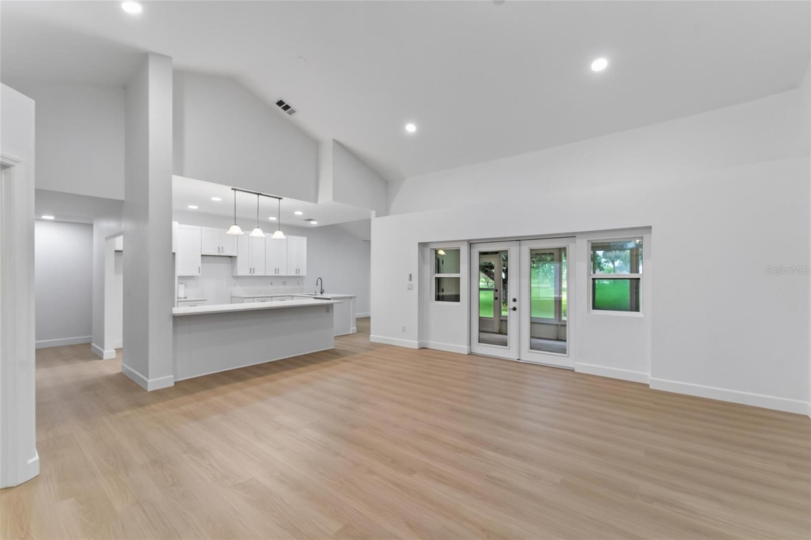 2216 NEW BEDFORD DR