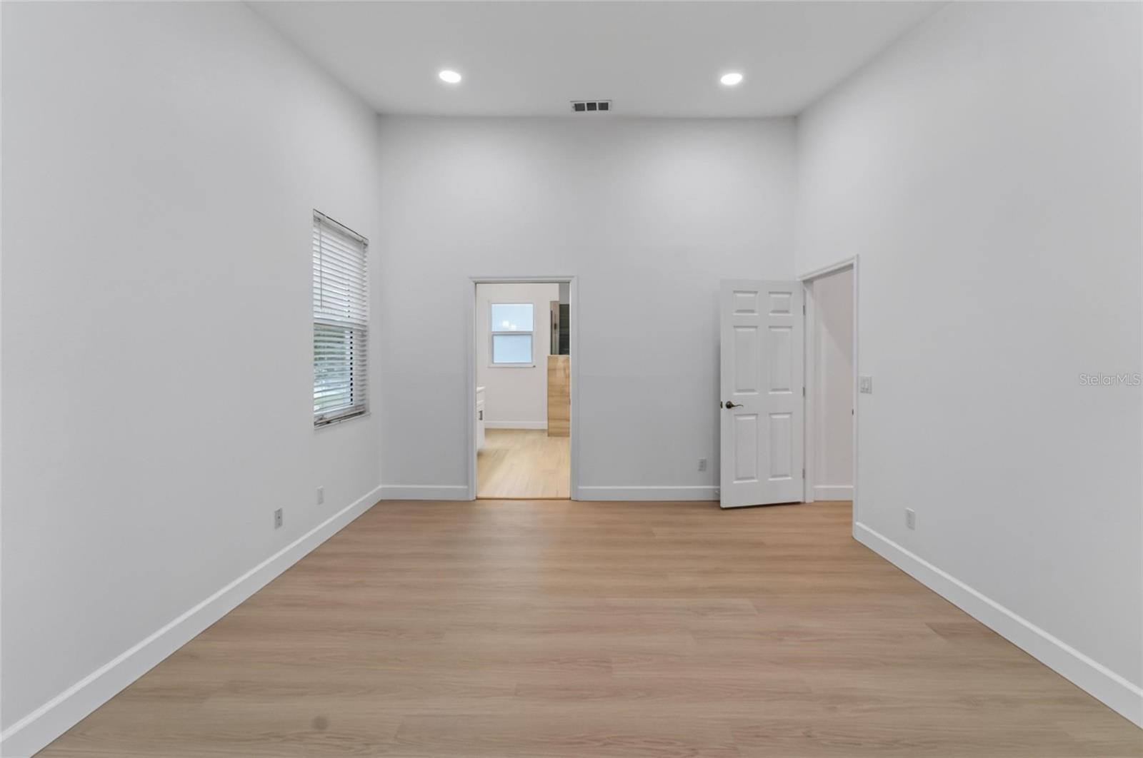 2216 NEW BEDFORD DR