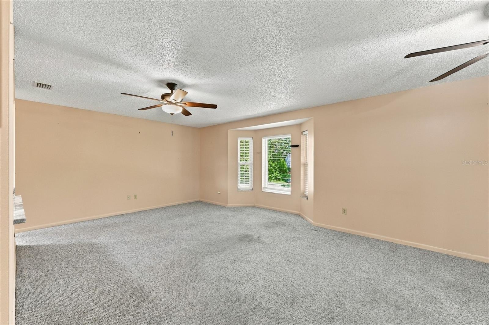 1601 NEW BEDFORD DR