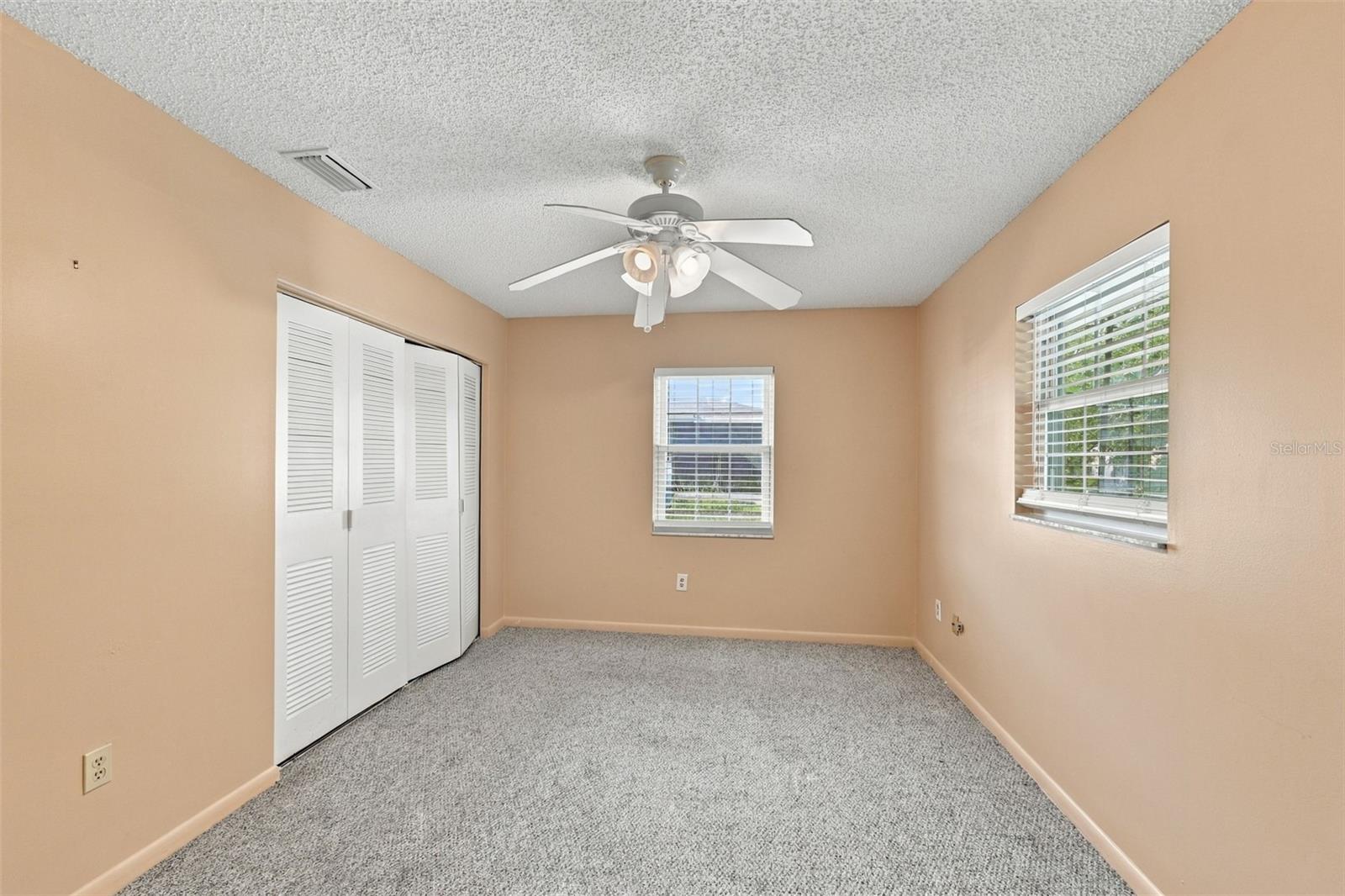 1601 NEW BEDFORD DR