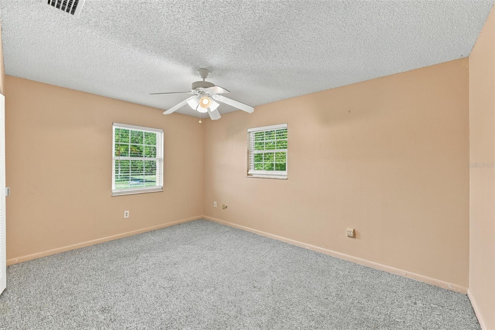 1601 NEW BEDFORD DR