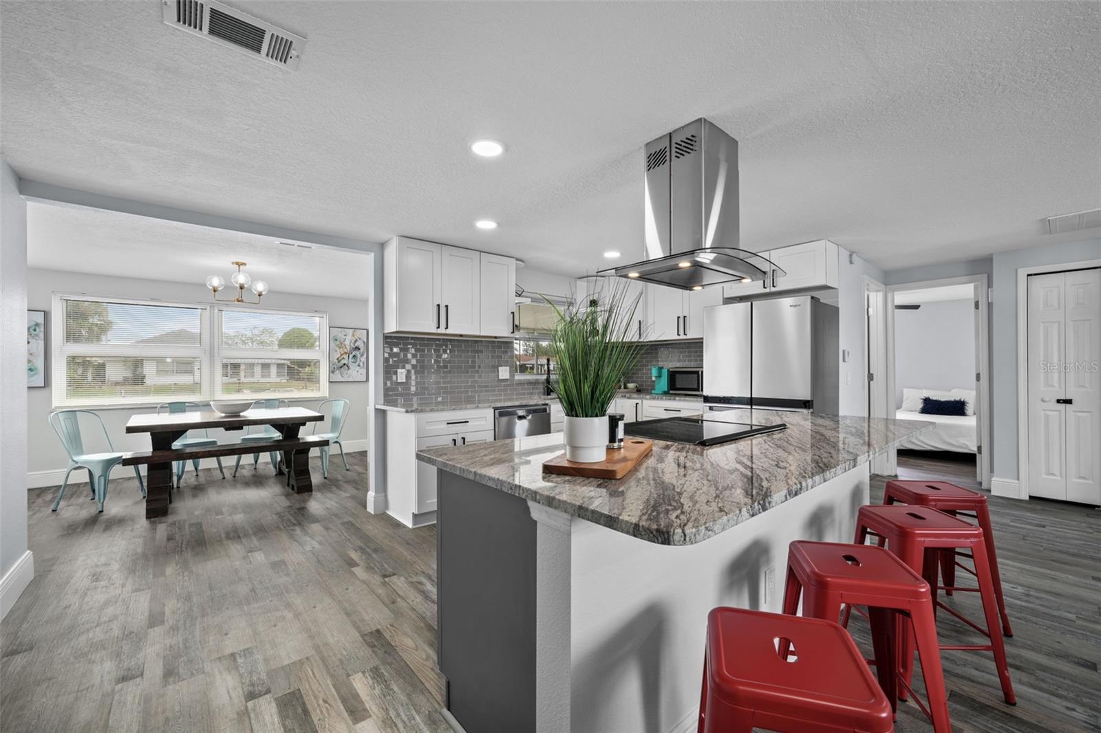 13704 VERONICA DR