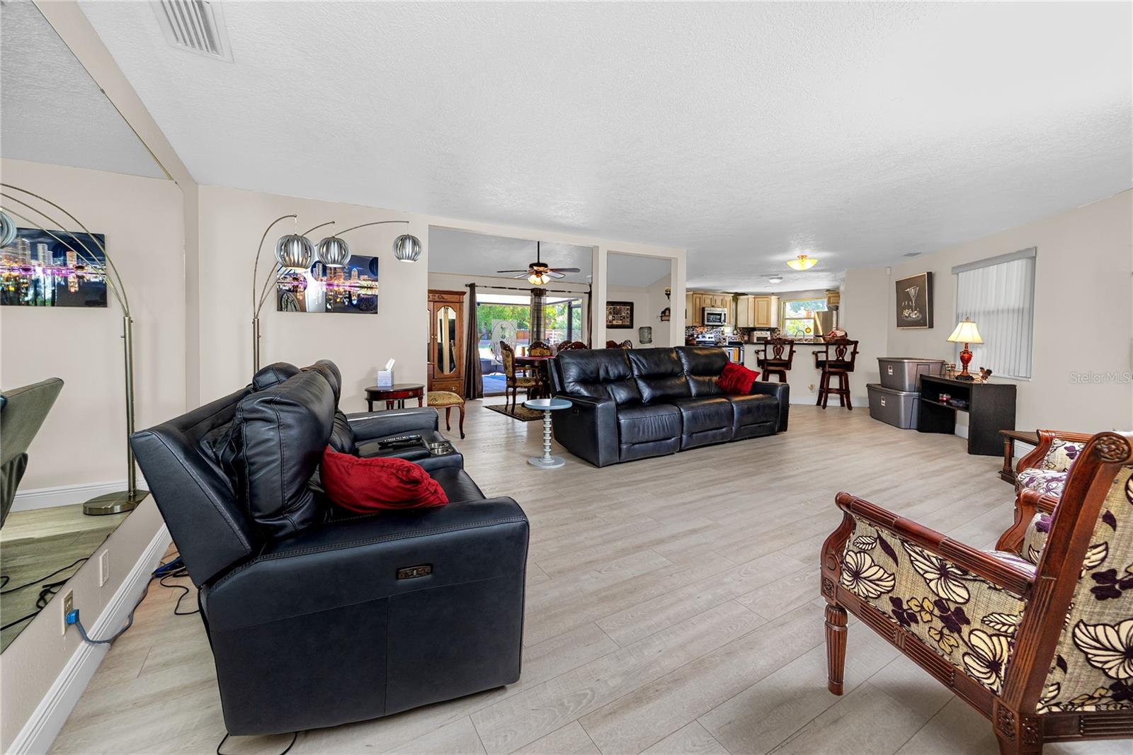 7913 BEASLEY RD