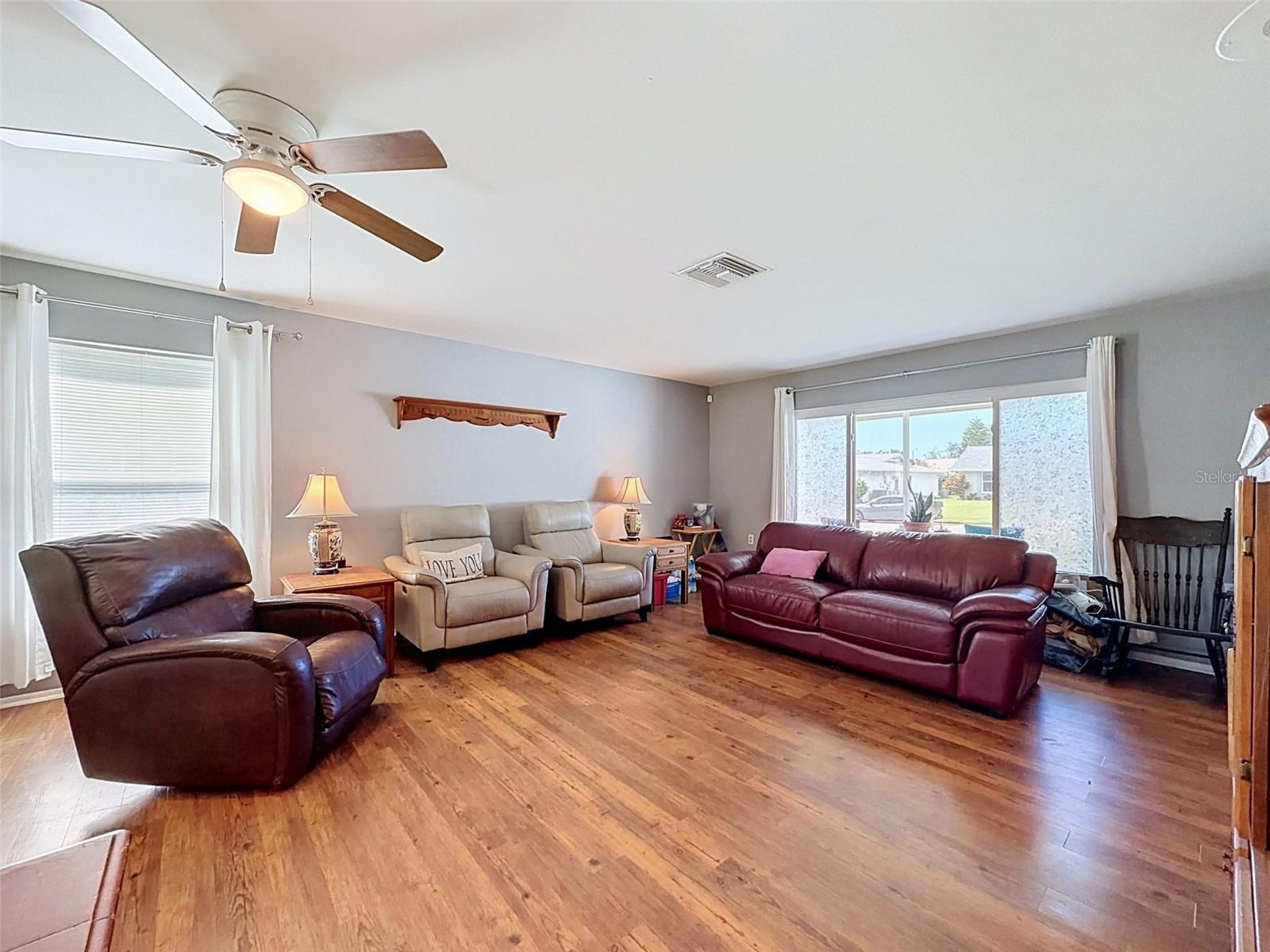 8221 PALENCIA DR