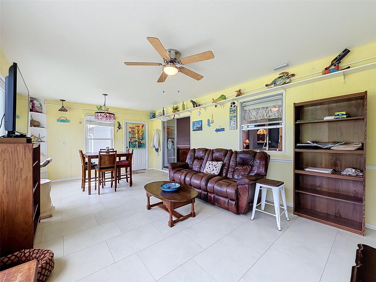 8221 PALENCIA DR