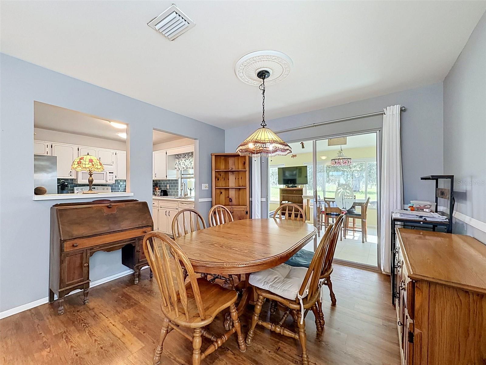 8221 PALENCIA DR