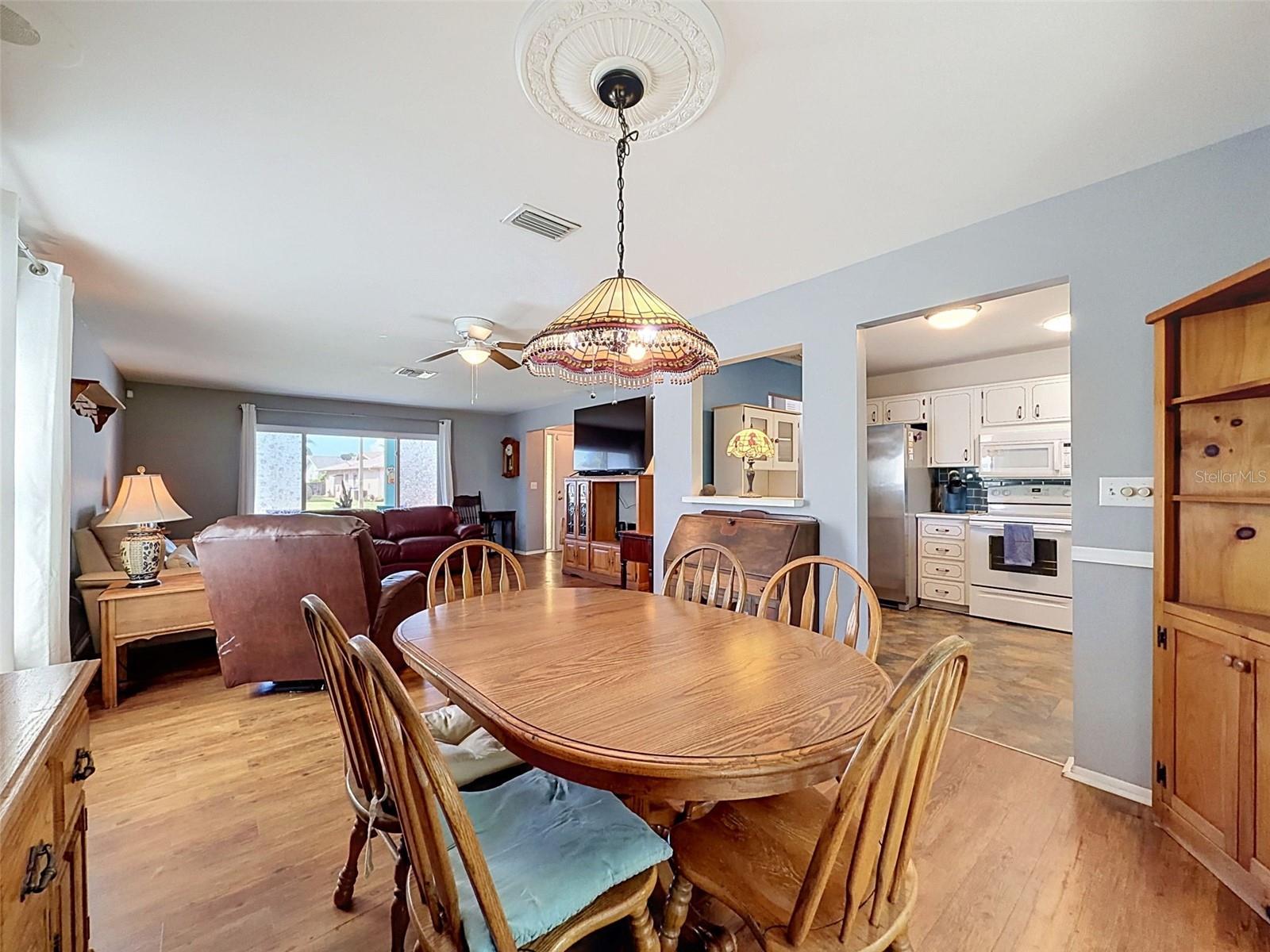 8221 PALENCIA DR
