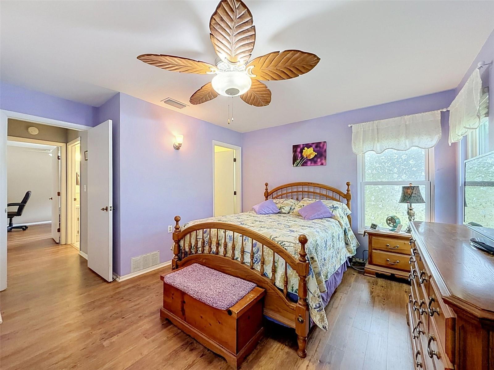 8221 PALENCIA DR