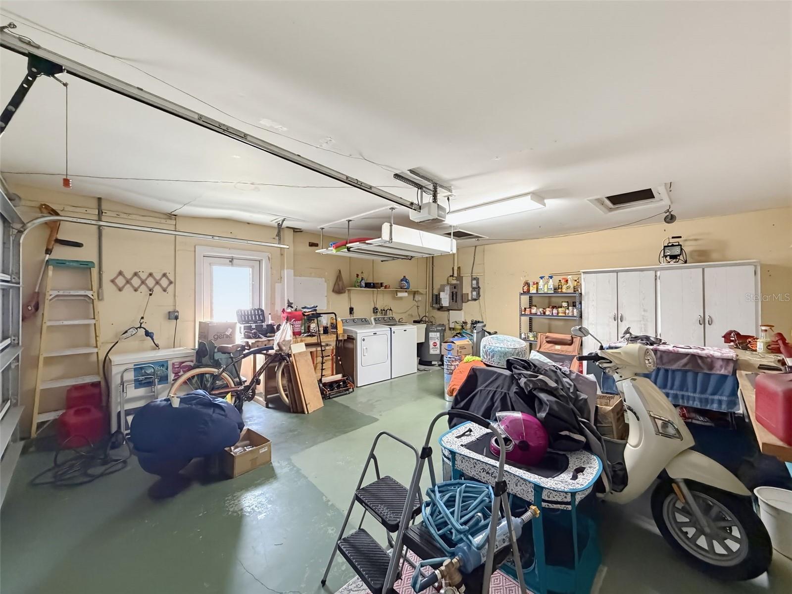 8221 PALENCIA DR