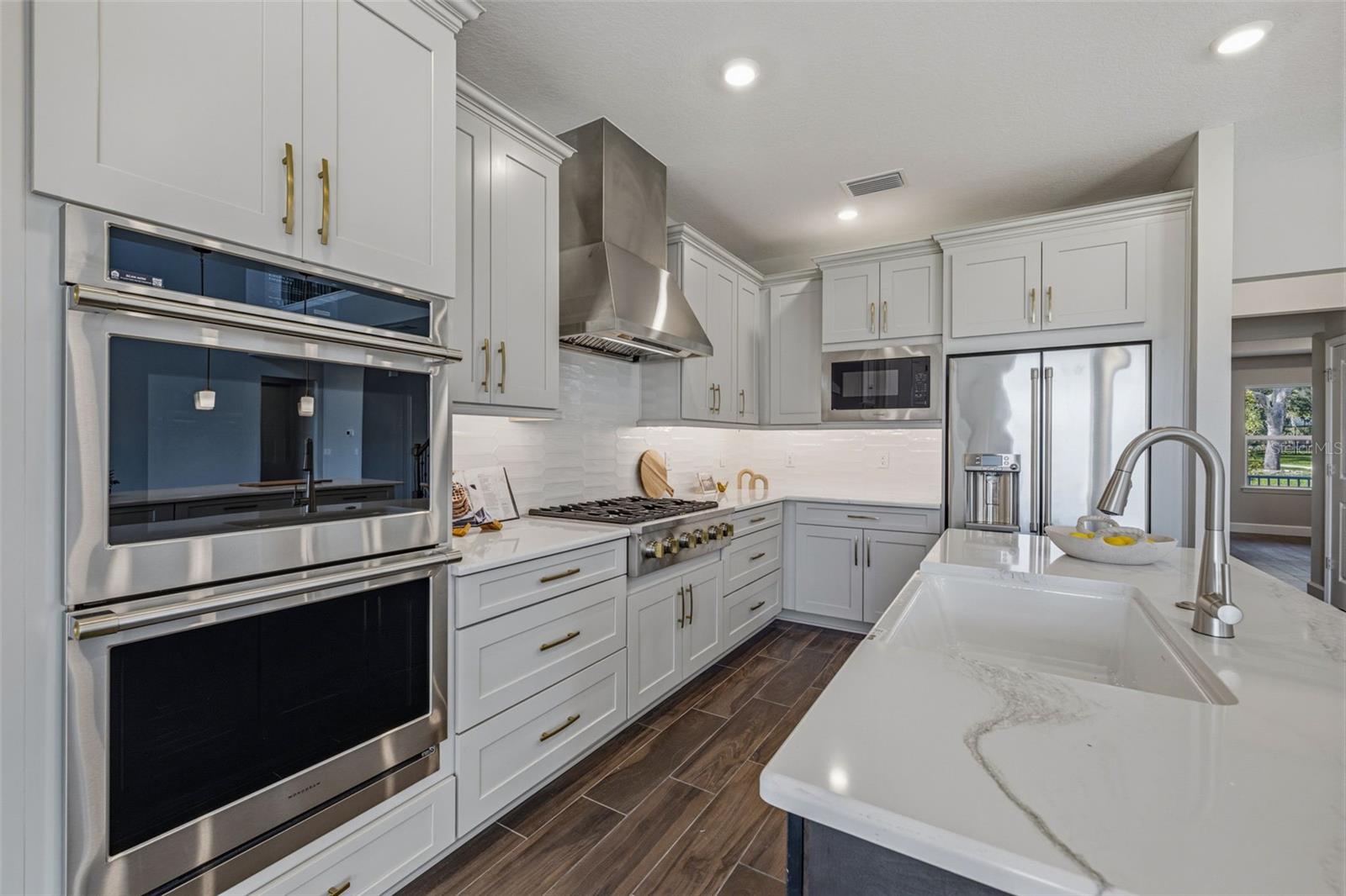 11126 MANOR HOUSE LN