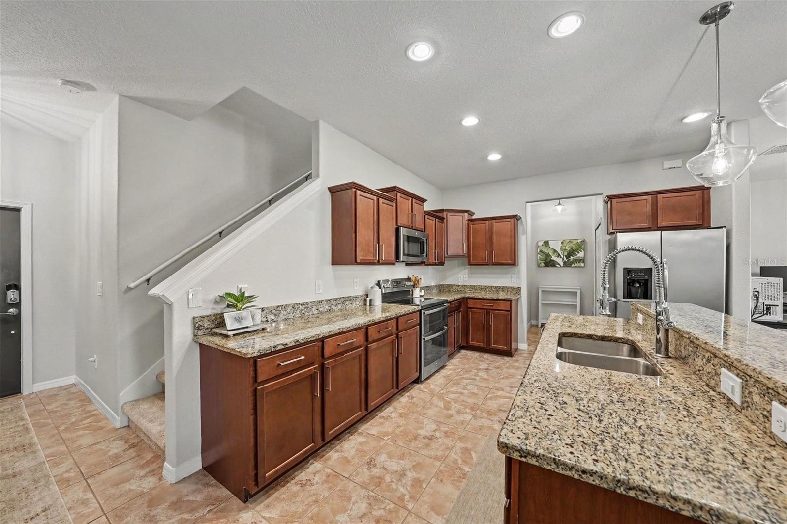 8604 FIDDLELEAF COURT