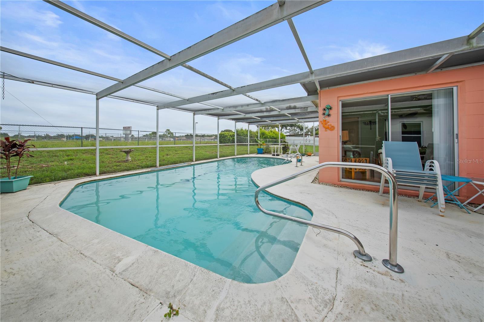8351 FOX HOLLOW DR