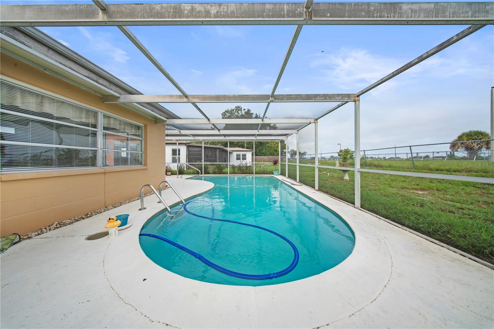 8351 FOX HOLLOW DR