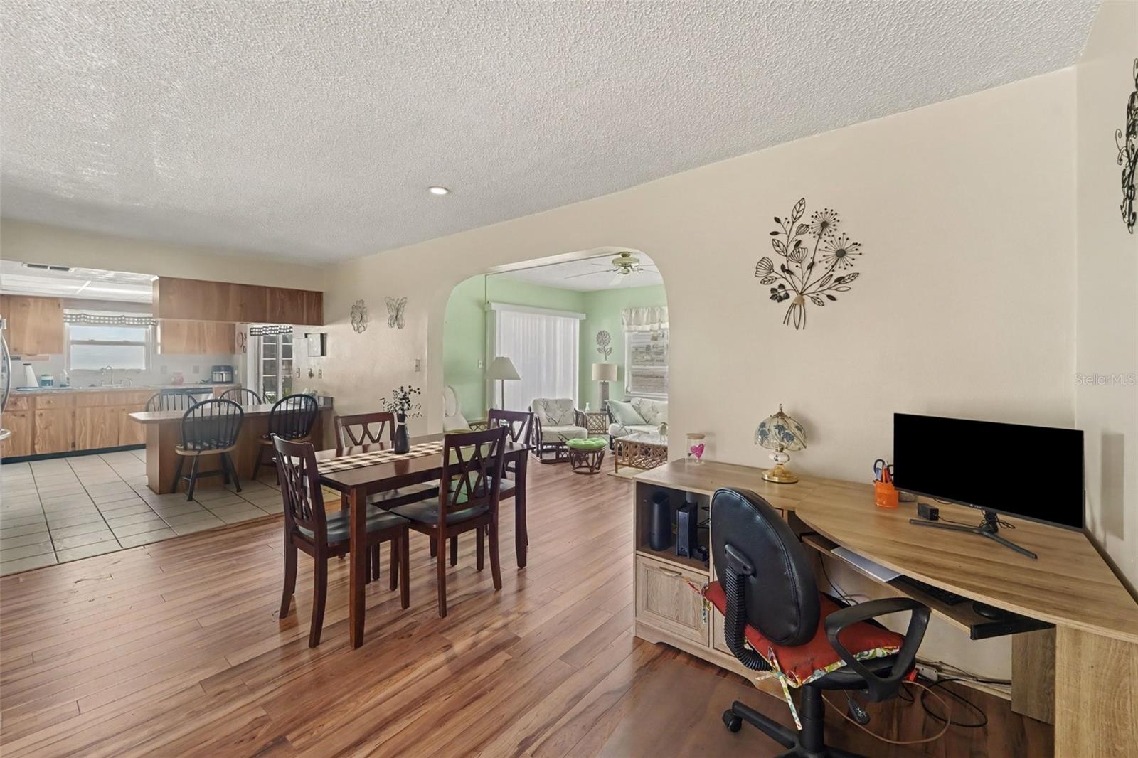 8351 FOX HOLLOW DR