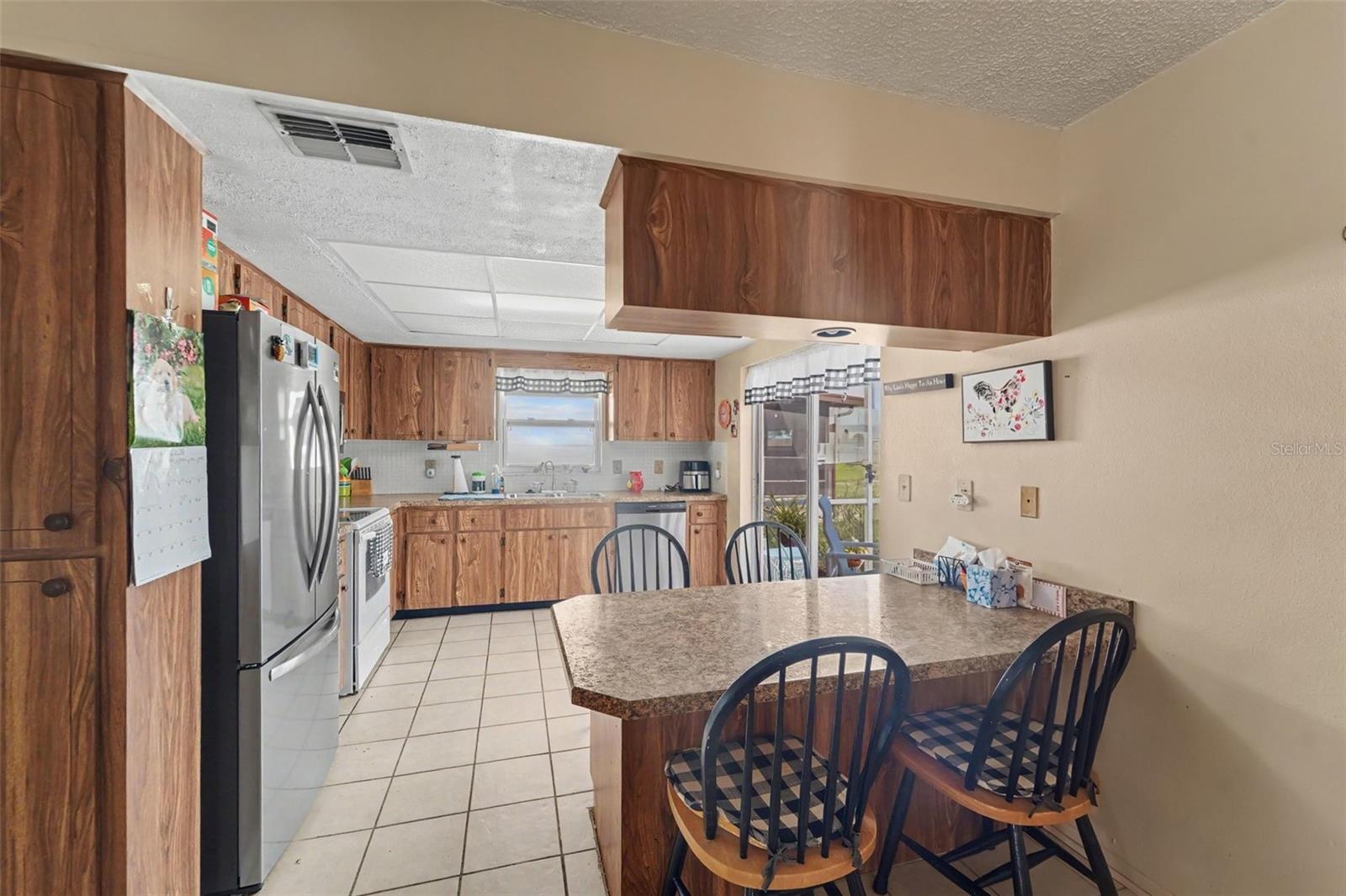 8351 FOX HOLLOW DR