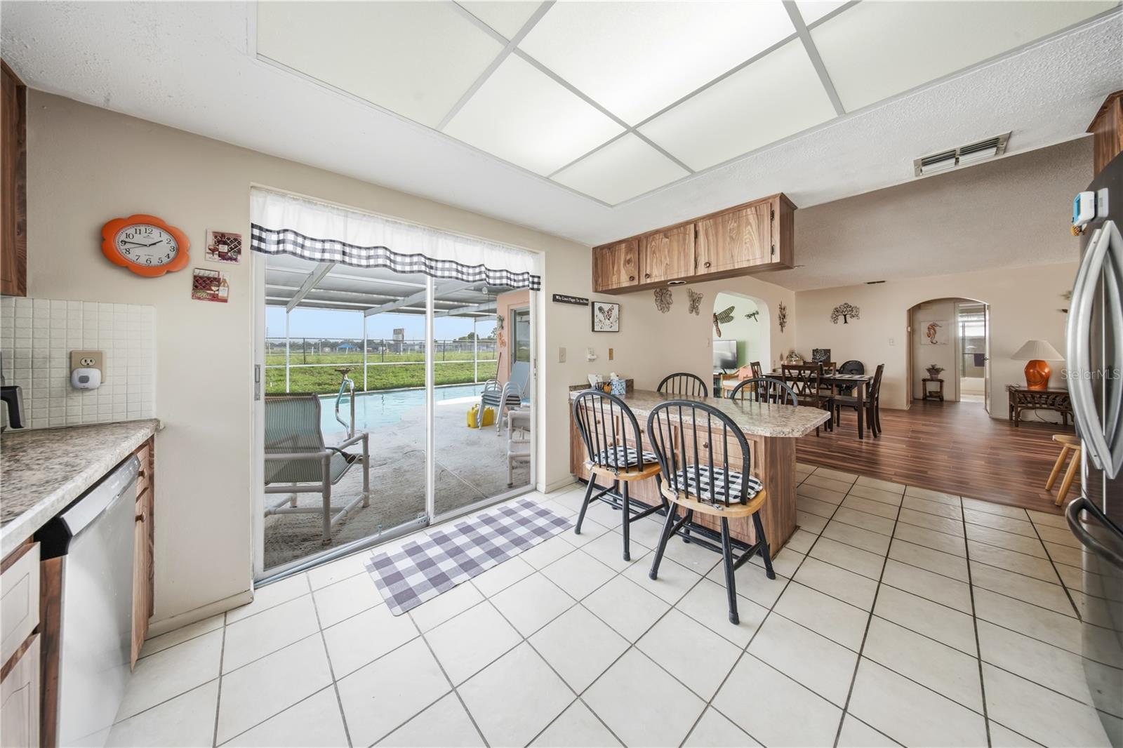 8351 FOX HOLLOW DR